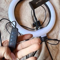 Small tripod with light