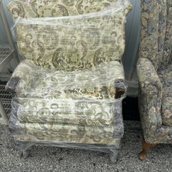 Nice solid Victorian living room chair $25 delivery fee Milwaukee