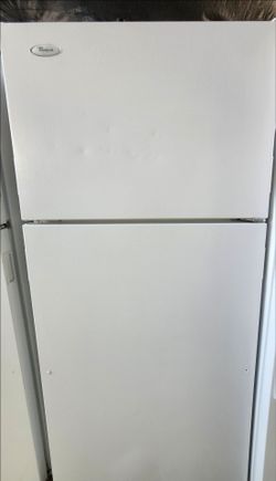WHIRLPOOL WHITE REFRIGERATOR