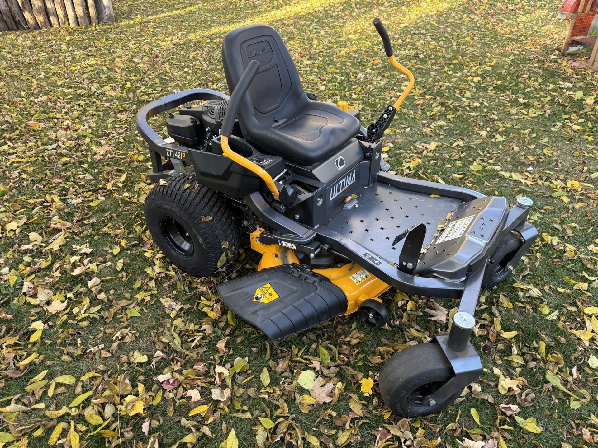 Cub Cadet Ultima 42” Zero Turn 