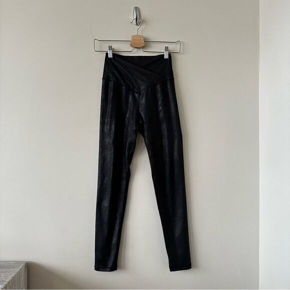 Offline by Aerie the Hugger Crossover High Waisted Crackle Legging