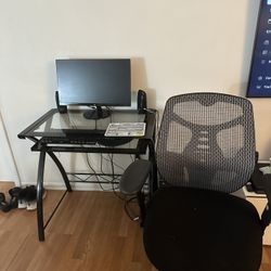 Mesa De Computadora Con El Aciento