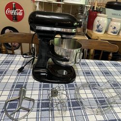 Kitchen Aid Professional Tilt Stand Mixer With Attachments 