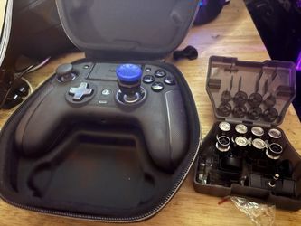 Nacon pro PS5 / Xbox controller.