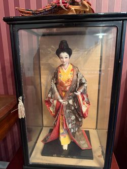 Japanese Geisha Doll in Glass Display Case
