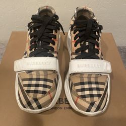 Burberry Shoes 