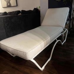 Tropitone Chaise Lounges not free