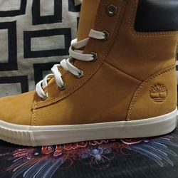 Timberland Women’s Wheat Nubuck Sneaker Boots – Size 7 (Excellent Condition)

