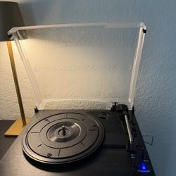 Vinyl record player