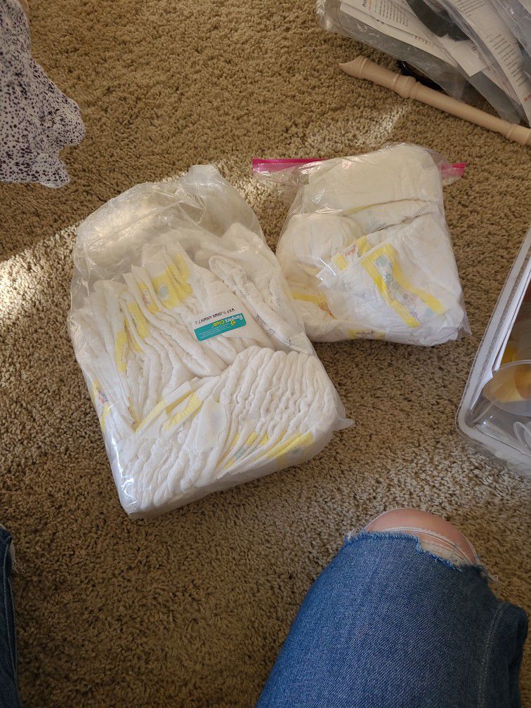 Newborn Pampers Diapers! 