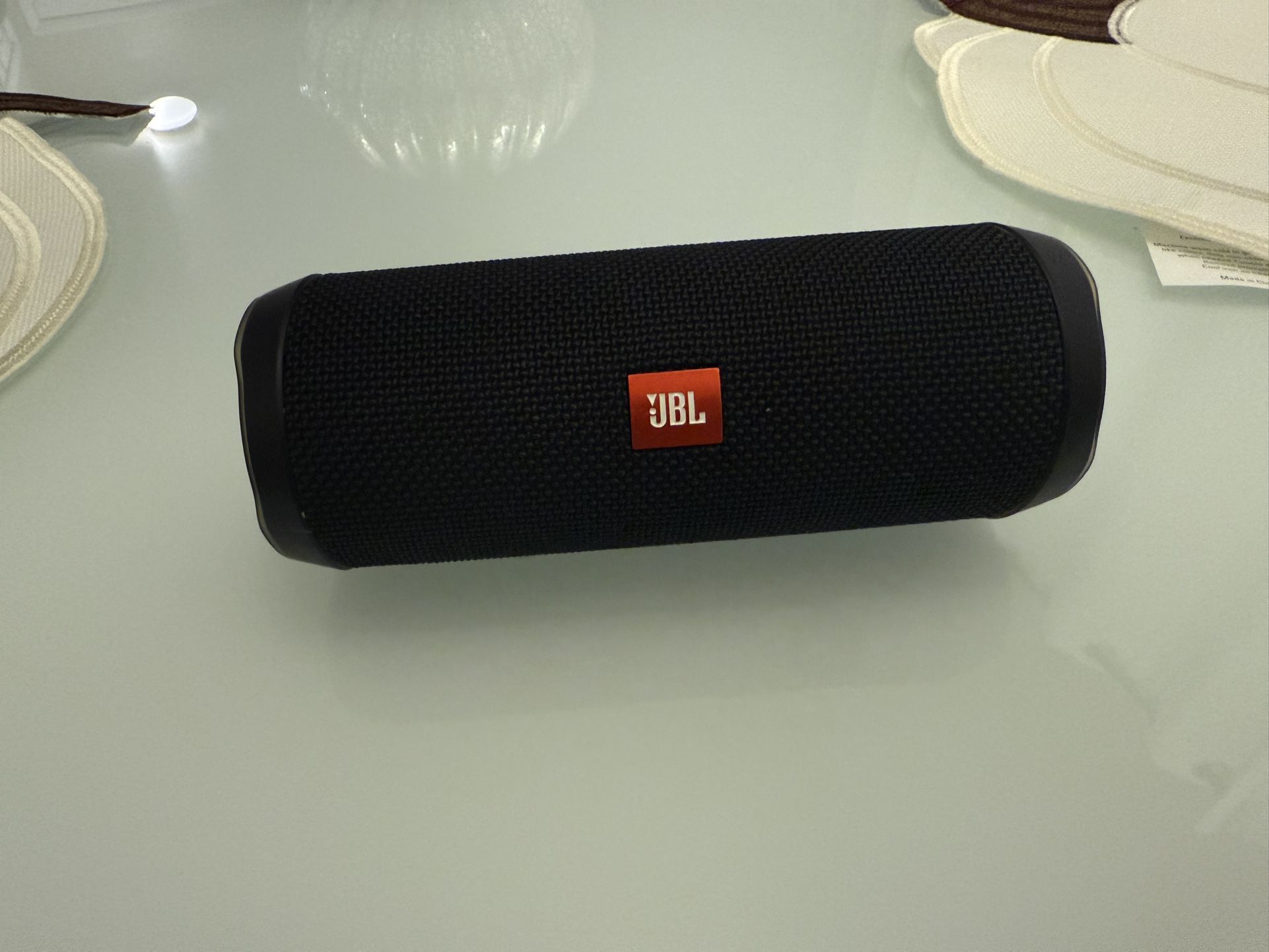 JBL Flip 4 bluetooth speaker