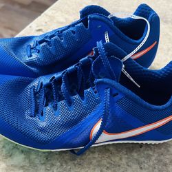 New NIKE SPIKES SIZE 4 Youth