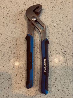 Diehard 10 Inch Groove Joint Pliers