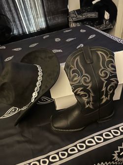 Cowgirl hat Boots size 8