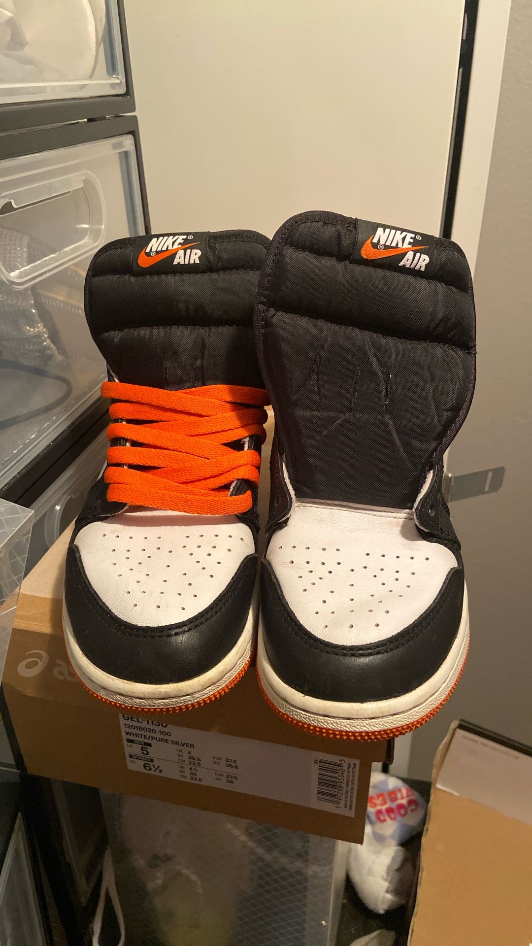 Jordan 1 Electro Orange