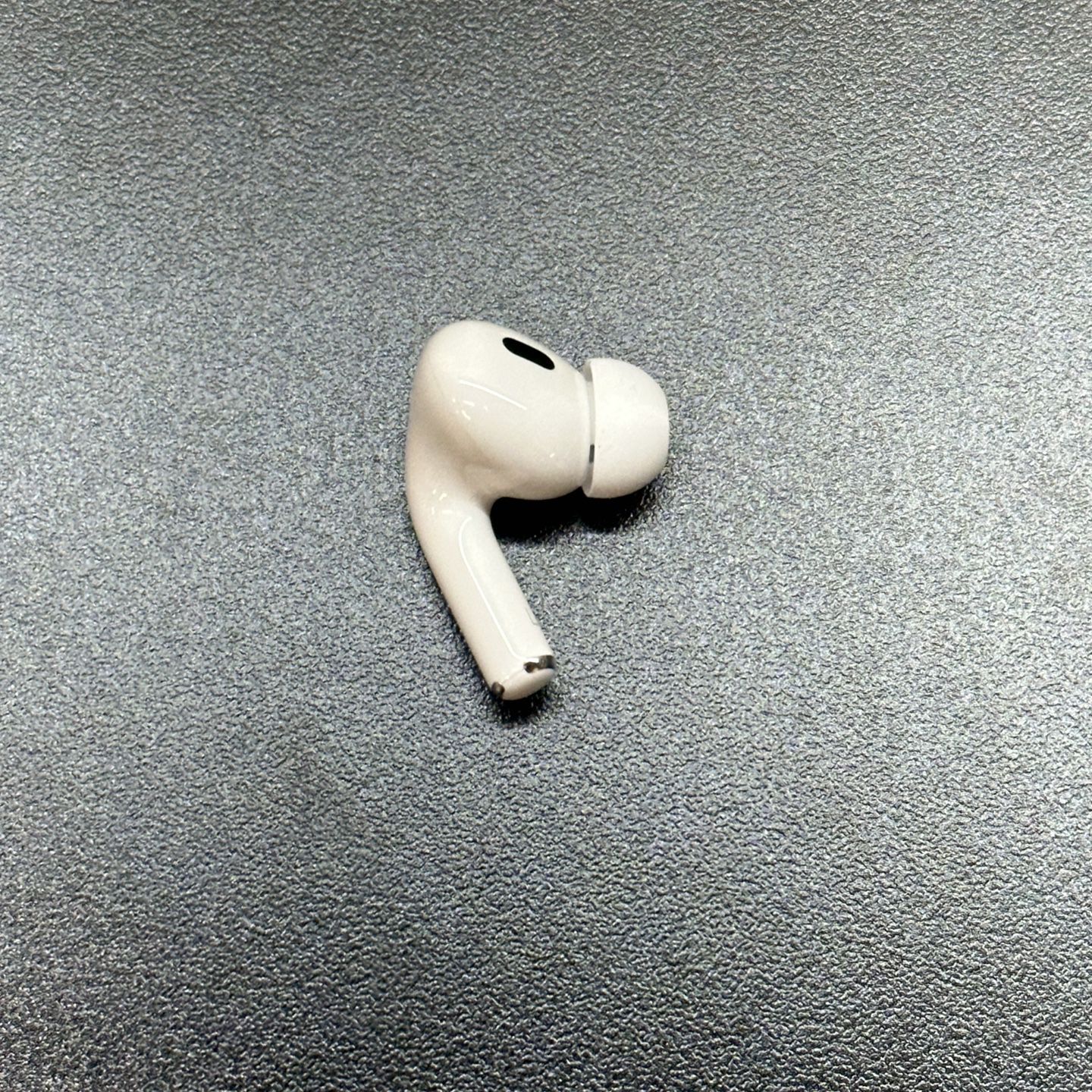 AirPods Pro 2nd Generation USB-C (Left Ear Replacement)