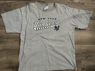 Vintage Y2K  MLB New York Yankees T-Shirt  Logo XL 2003 Vtg Faded Rare Majestic