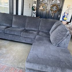 2 pcs grey sectional with 2 accent chairs very good condition
