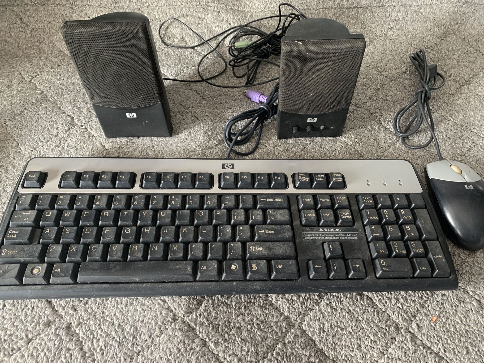 Wired Hewlett-Packard (HP) KF886AT - HP Pro PS/2 Keyboard, Mouse Kit, and Speaker Kit