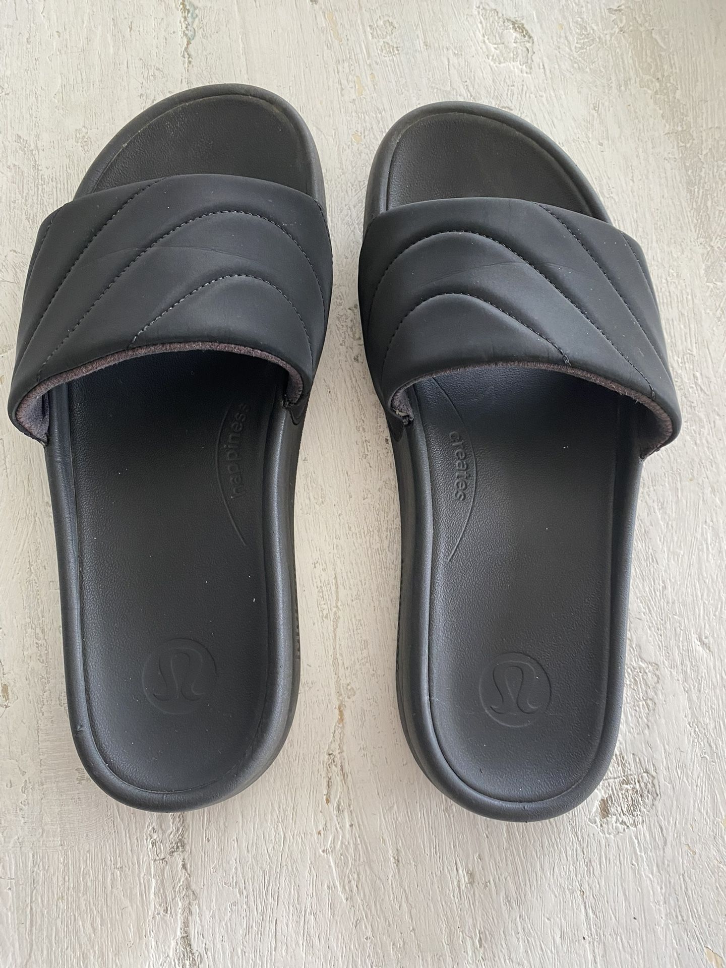 Lululemon Quilted Black Rest Feel Slides