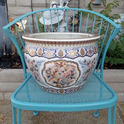 BEAUTIFUL LARGE ASIAN POT 