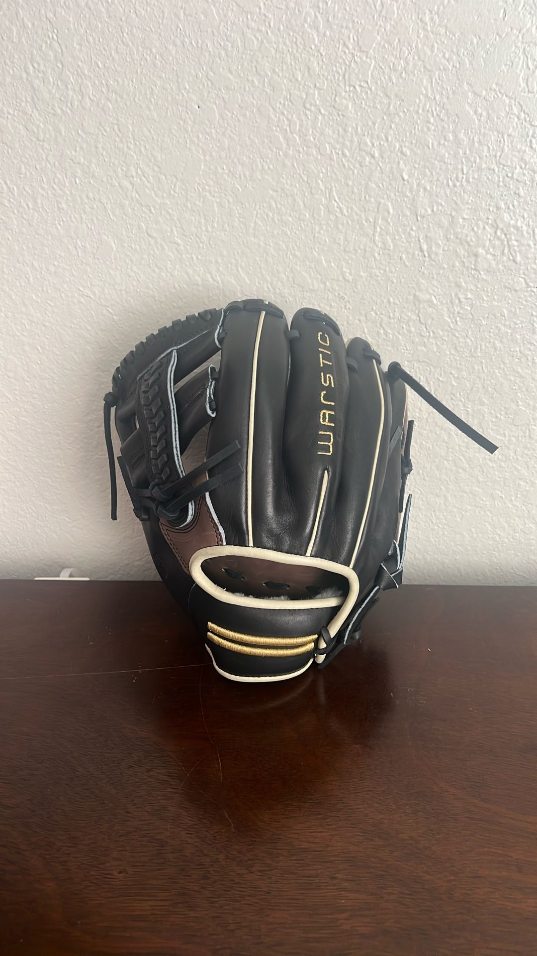 IK3 YOUTH LTH Baseball Glove