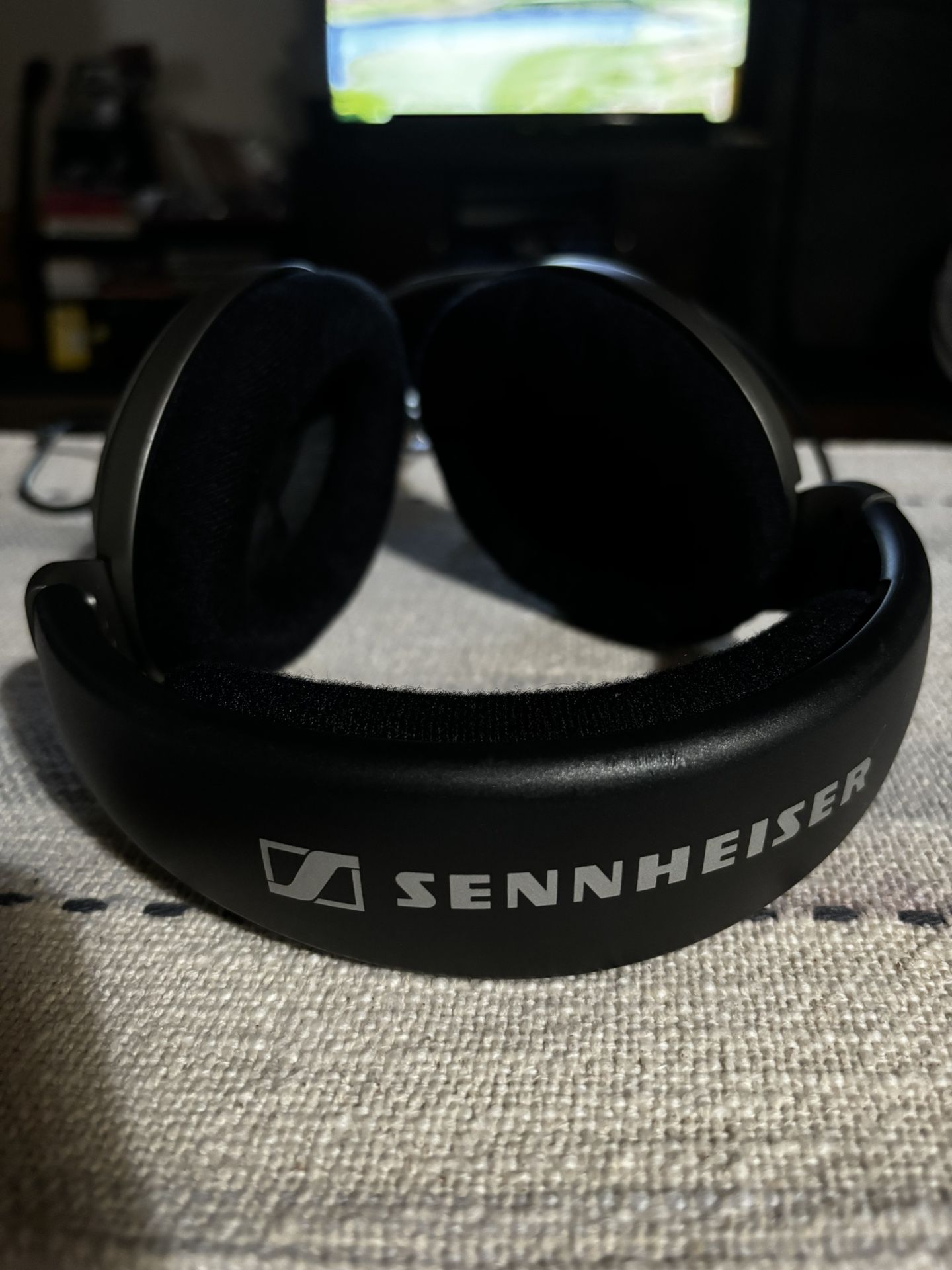 Sennheiser HD518 (barely used)