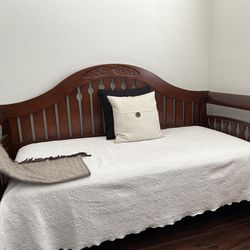 Day Bed , With Mattress, Twin Size 