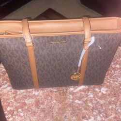 Brand New Micheal Kors Purse