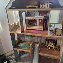 Doll House 