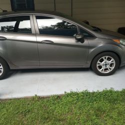 2014 Ford Fiesta Se Four Door . 1.6 Engine