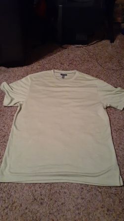 Mens Van Heusen Tee Size Large