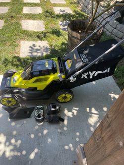 RYOBI ONE+ 18V 13 in. Cordless Battery Walk Behind Push Lawn Mower with 4.0 Ah Battery and Charger