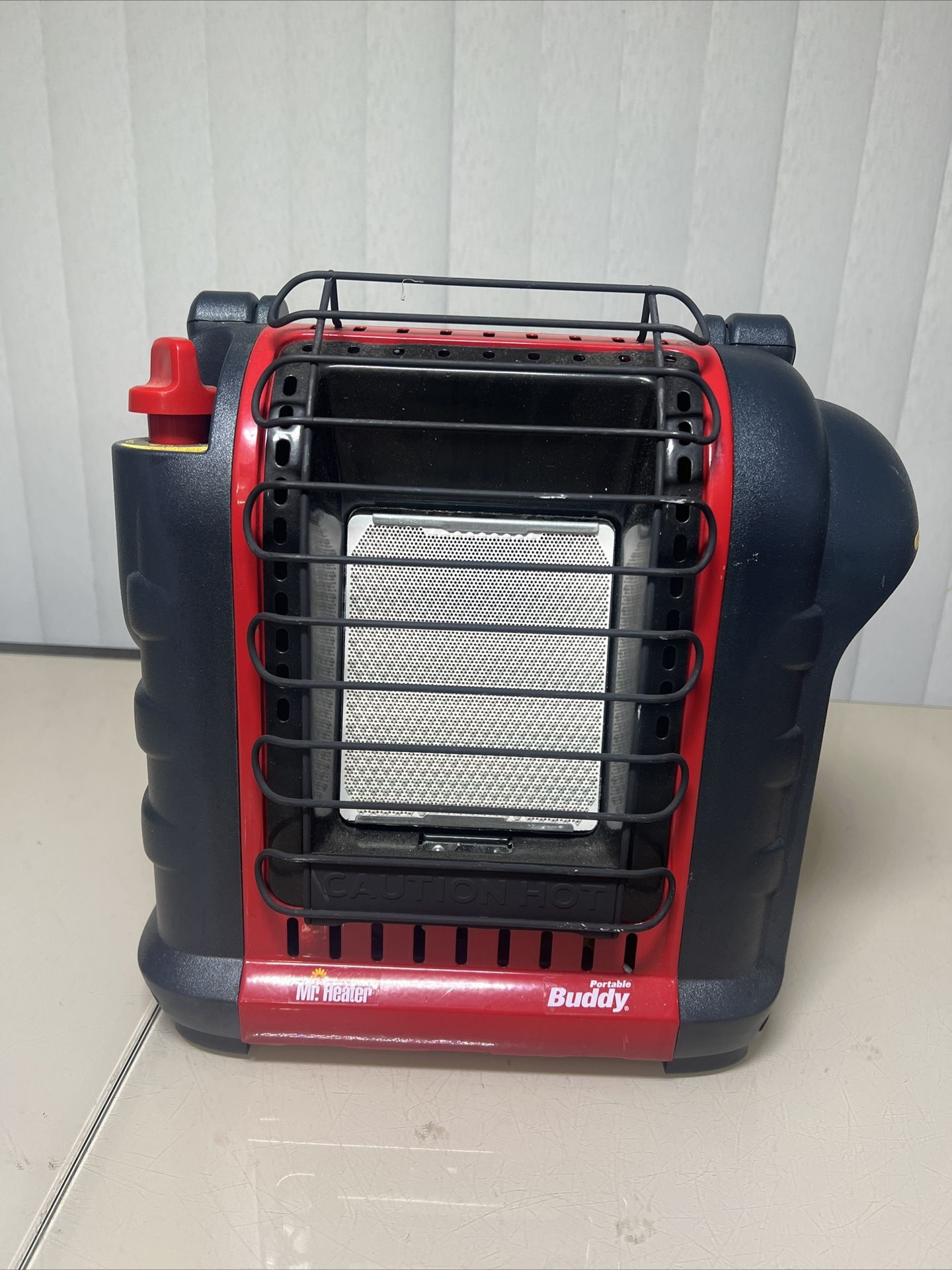 Mr. Heater MH9BX Buddy 4000 9000 BTU Indoor Portable Propane Radiant Heater Nice. Very very gently used in excellent condition and fully functional. 