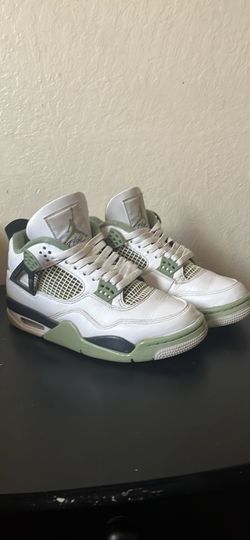 Jordan 4s