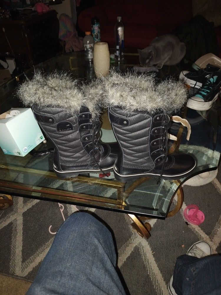 Sorel Rain Boots Size 6