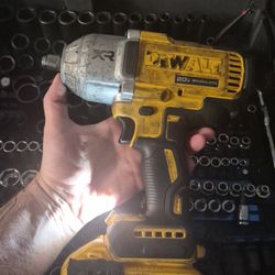 Dewalt 20v Xr Impact Driver W Battery And Charger 