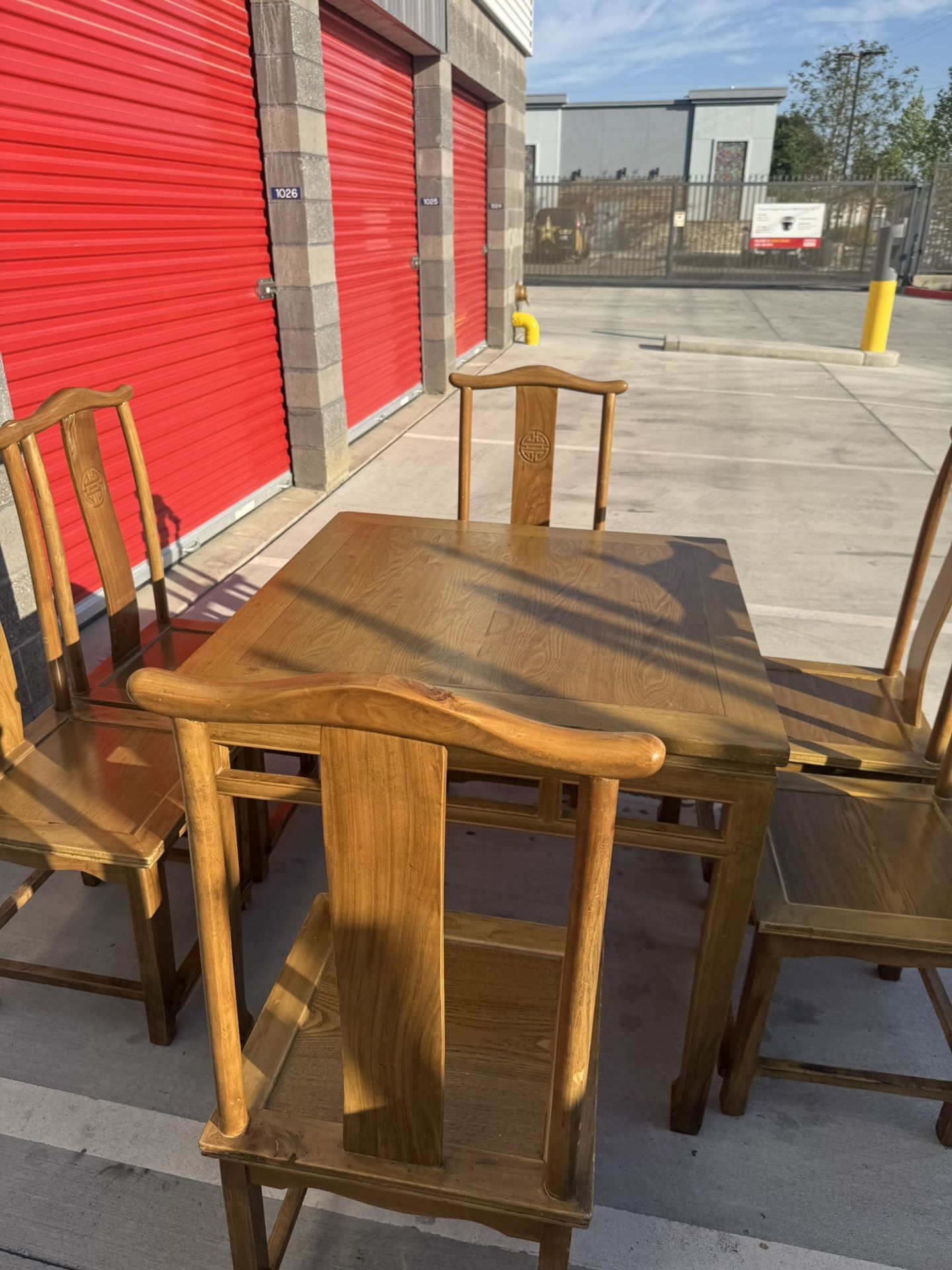 Dinning Table With 6 Chairs Wood / Comedor  Pequeño Con 6 Sillas $100