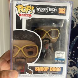 Funko Pop Rocks Snoop Dogg (contact info removed)0 PCS
