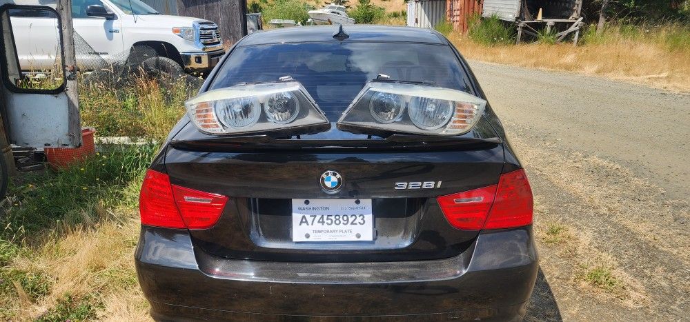 OEM. Valeo Halo Headlights For A 2011 328I E90