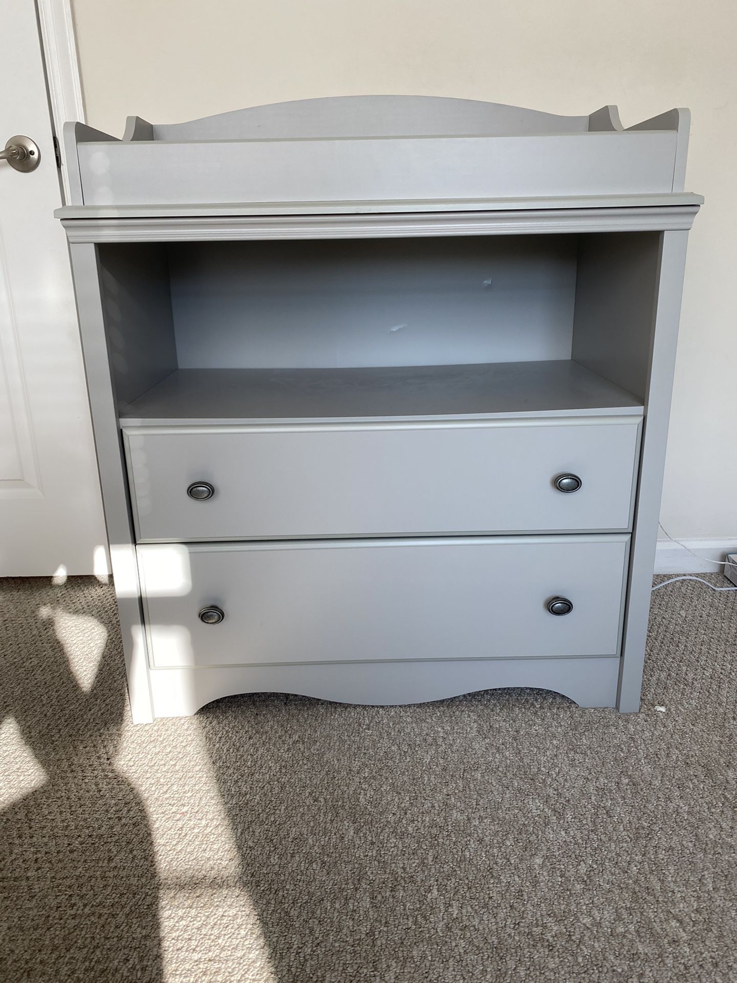 South shore baby changing table/dresser