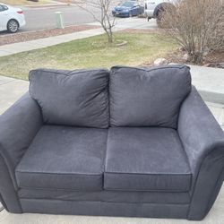 Cozy Gray Loveseat - FREE DELIVERY 🚚 