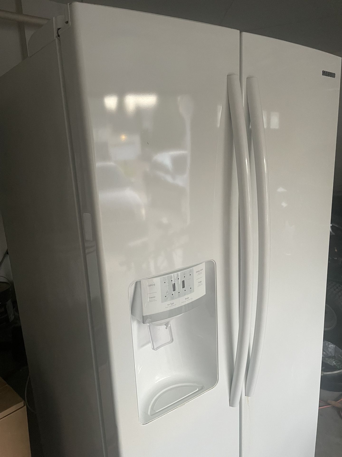 Samsung RS26LMDWP Side-by-Side Refrigerator – 26 cu. ft, Water & Ice Dispenser