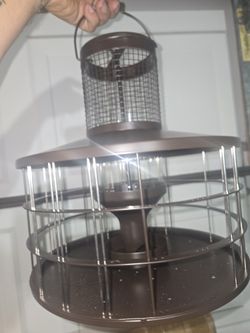 🐦 Squirrel Proof Bird Feeder – Metal Cage, 3LB Capacity – New Open Box