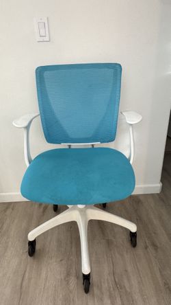Vexa Task Chair