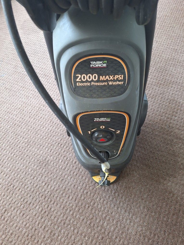 2,000 PSI Pressure Washer