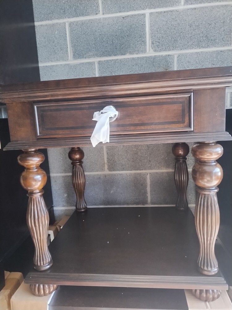 Ashley Coffee Table With Drawer
