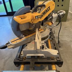 Dewalt Saw And Adjustable Stand 