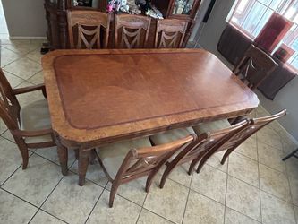 EXTENDABLE TABLE WITH 8 CHAIRS
