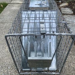 Havahart 1079 Large Live Animal  Catch and Release Trap Cats Raccoons Fox Possums Ground Hog